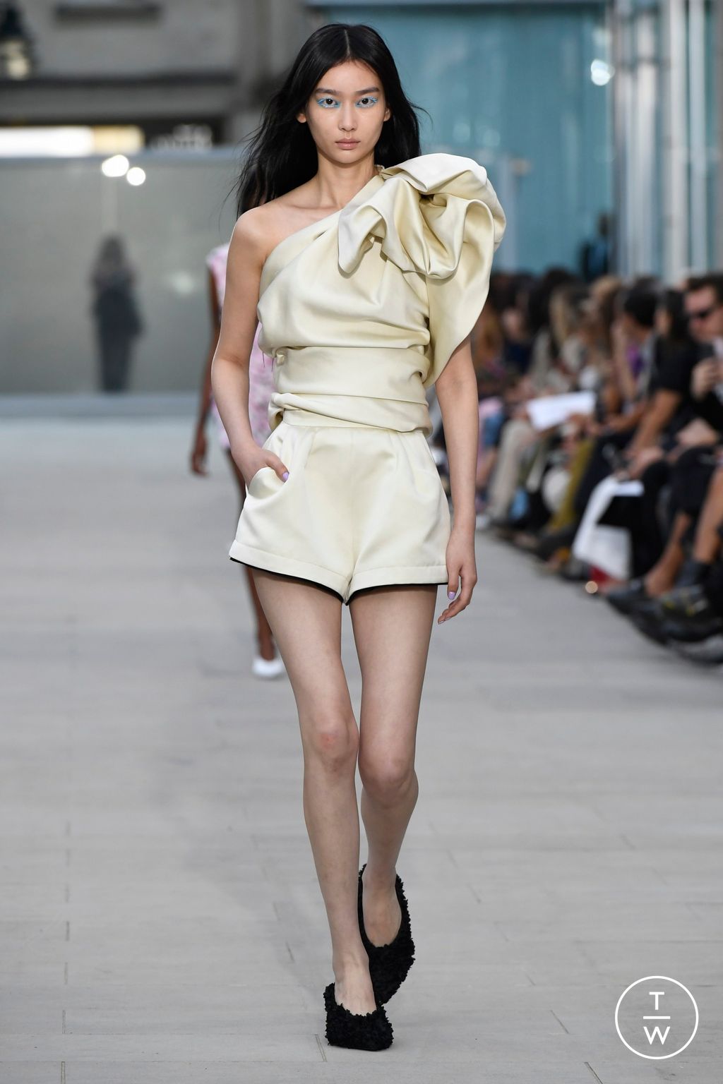Fashion Week Paris Spring/Summer 2024 look 26 from the AZ Factory collection 女装