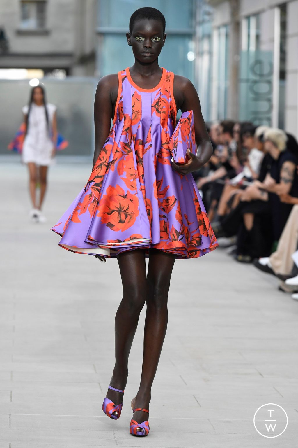 Fashion Week Paris Spring/Summer 2024 look 34 from the AZ Factory collection 女装