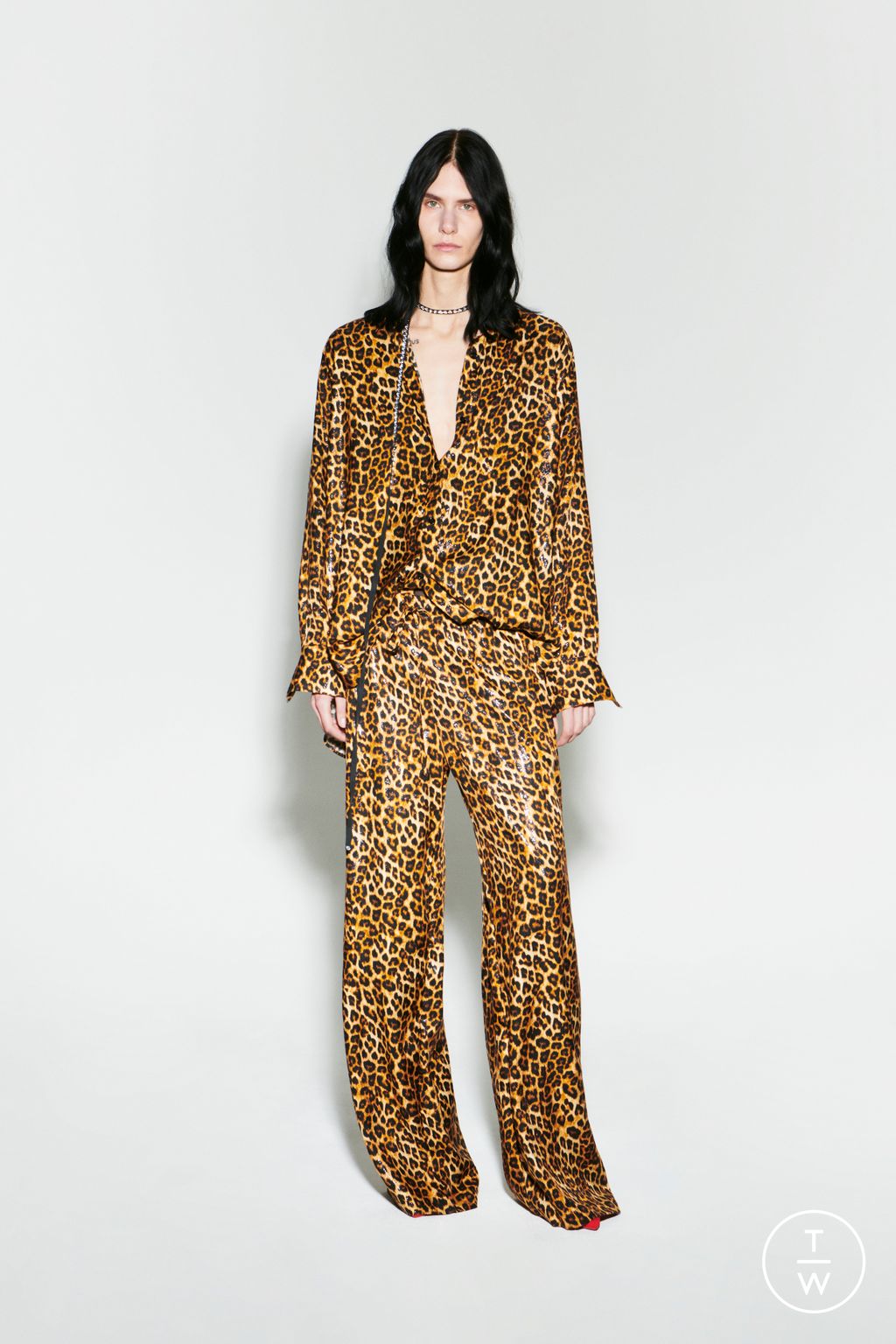 Fashion Week Paris Pre-Fall 2024 look 1 from the AZ Factory collection 女装