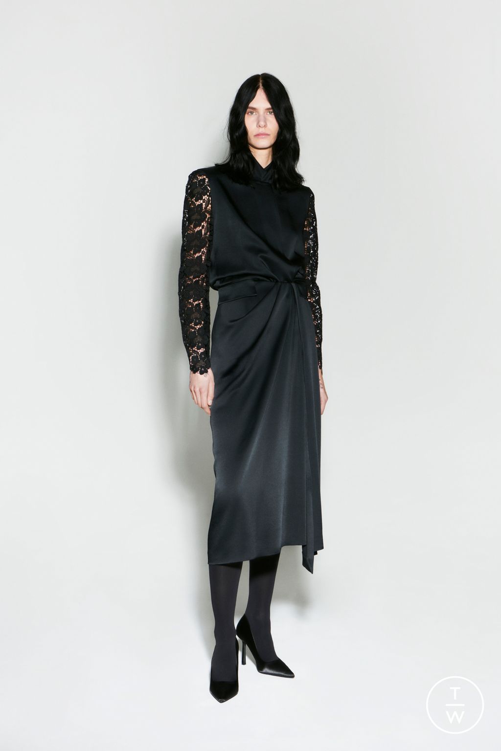 Fashion Week Paris Pre-Fall 2024 look 16 from the AZ Factory collection 女装