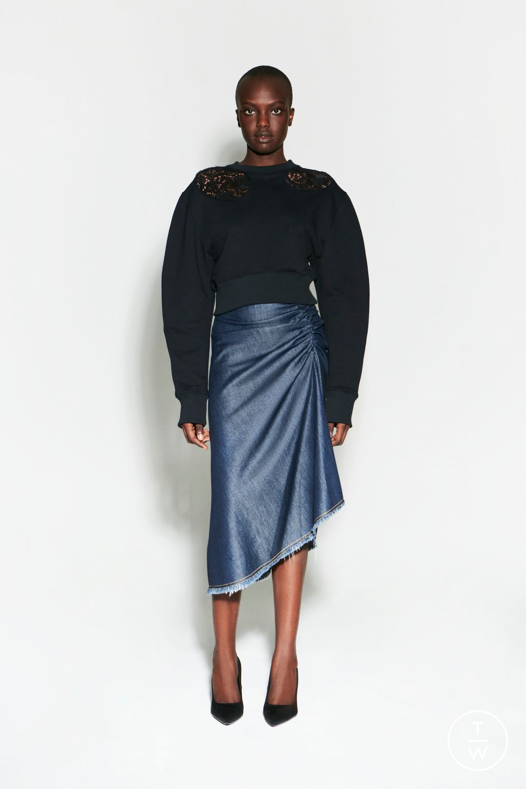 Fashion Week Paris Pre-Fall 2024 look 18 from the AZ Factory collection womenswear