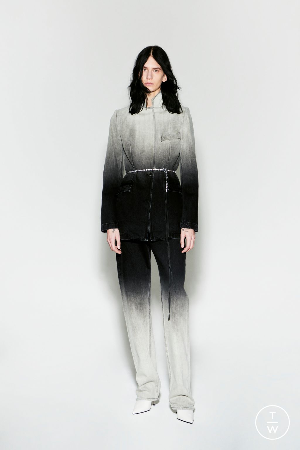 Fashion Week Paris Pre-Fall 2024 look 22 from the AZ Factory collection 女装