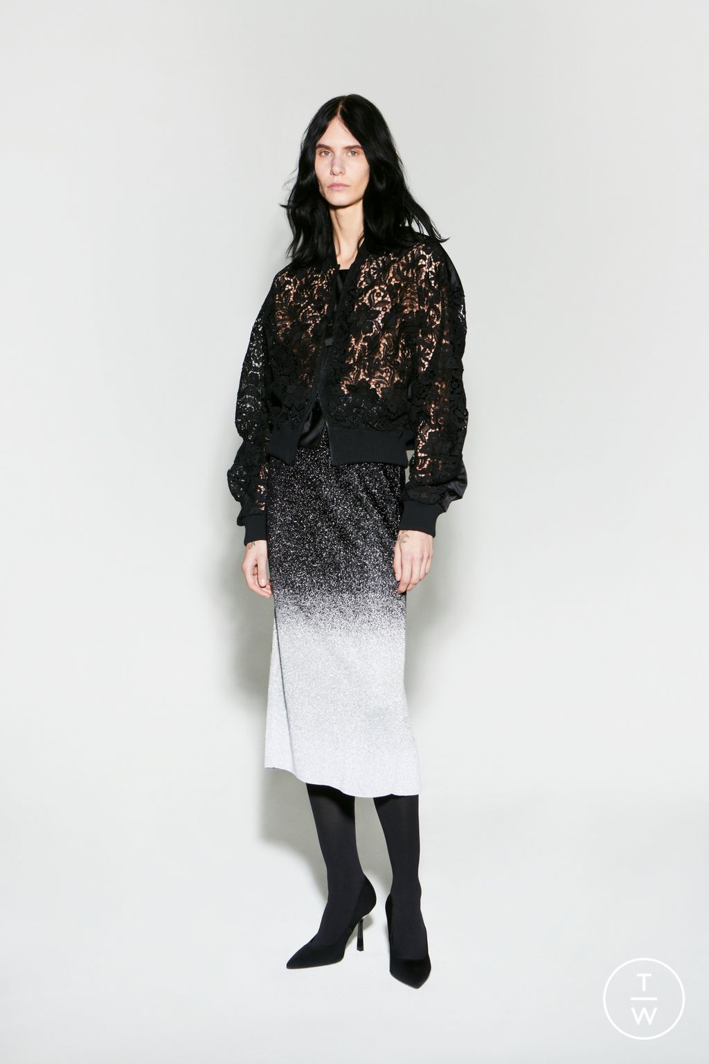 Fashion Week Paris Pre-Fall 2024 look 35 from the AZ Factory collection 女装