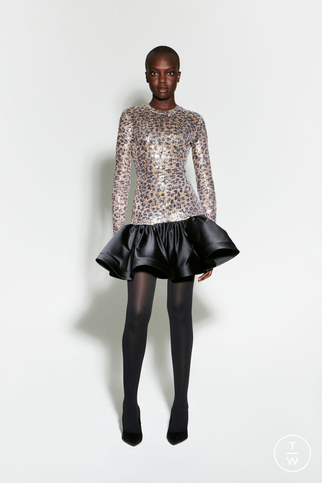 Fashion Week Paris Pre-Fall 2024 look 7 from the AZ Factory collection 女装