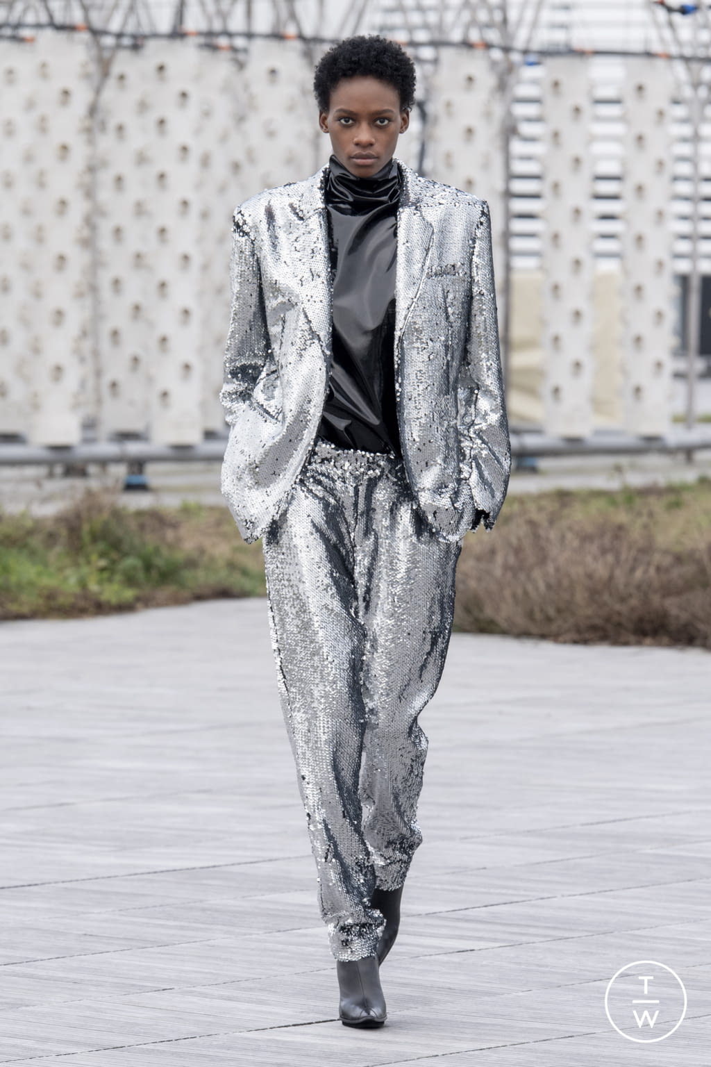 Fashion Week Paris Spring/Summer 2022 look 8 from the Azzaro collection 高级定制