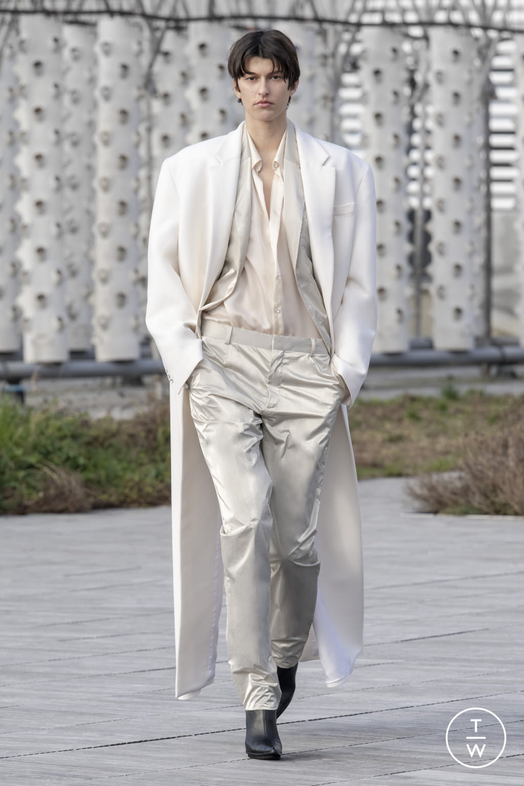 Fashion Week Paris Spring/Summer 2022 look 19 from the Azzaro collection 高级定制