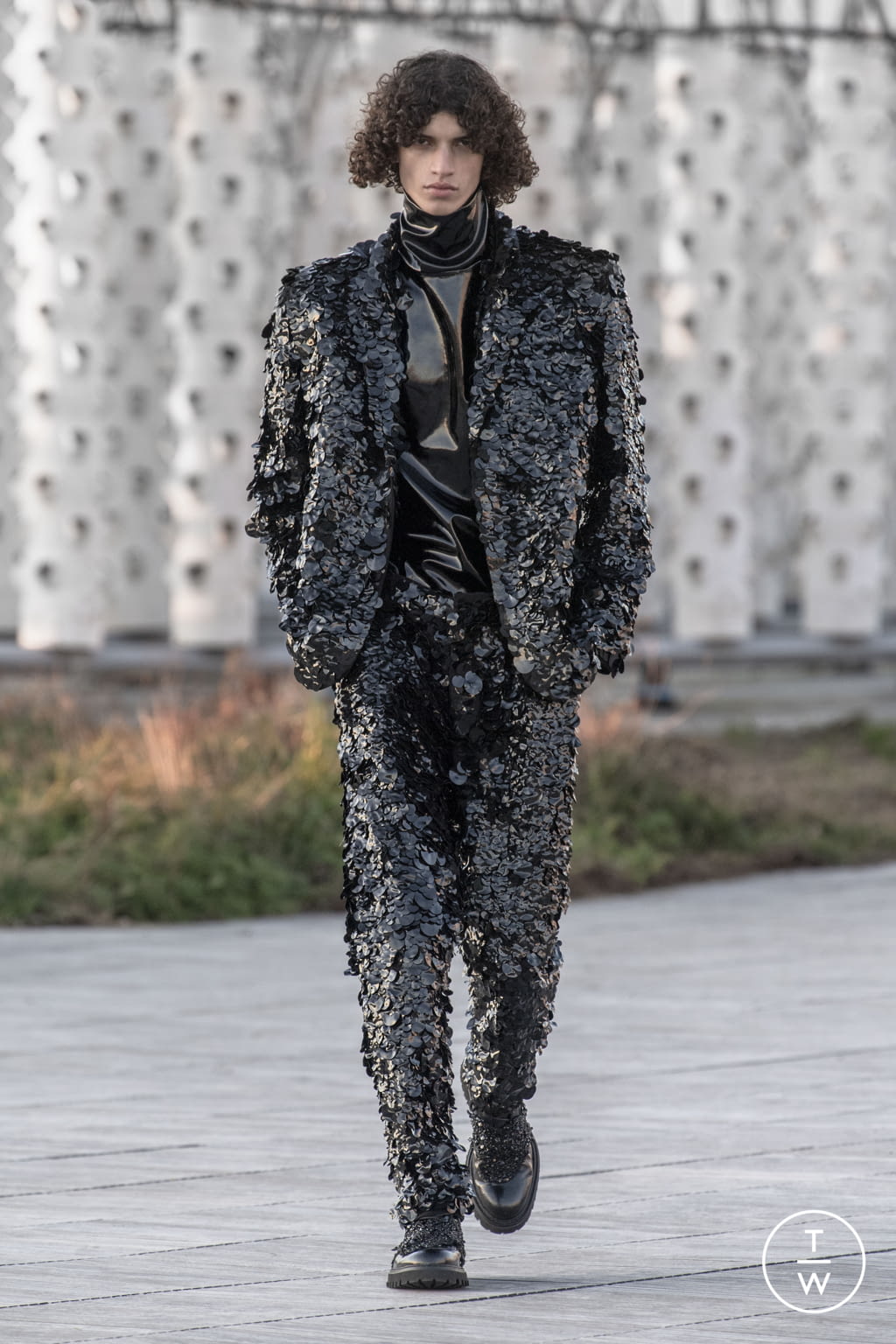 Fashion Week Paris Spring/Summer 2022 look 27 from the Azzaro collection 高级定制