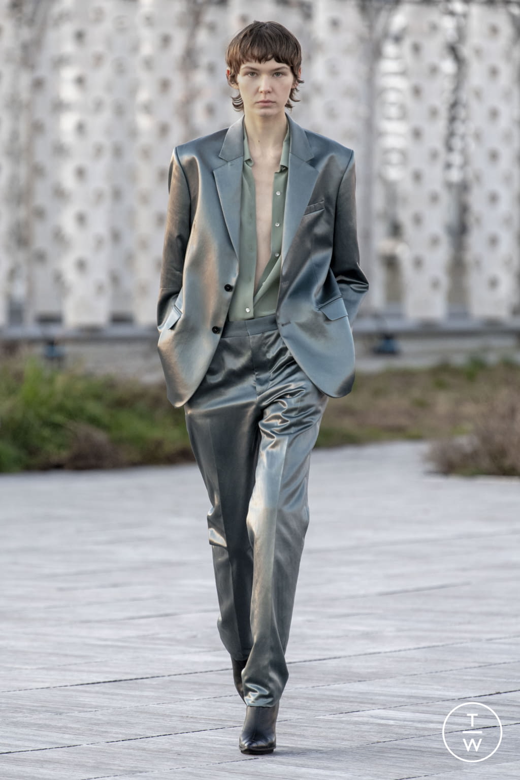Fashion Week Paris Spring/Summer 2022 look 29 from the Azzaro collection couture