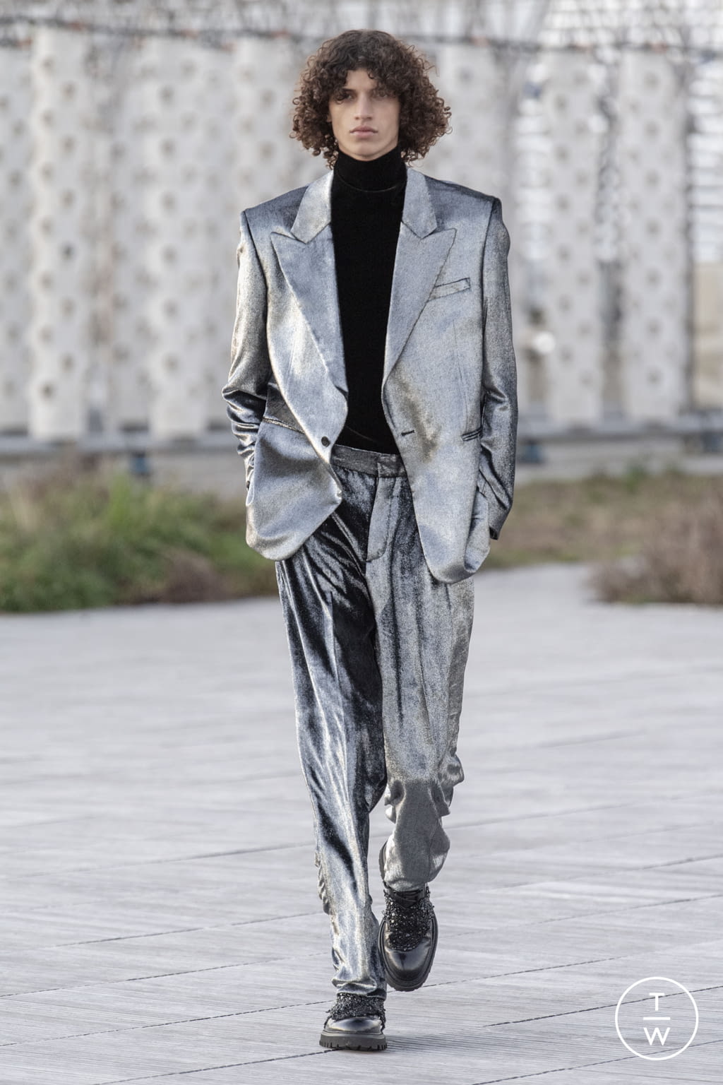 Fashion Week Paris Spring/Summer 2022 look 30 from the Azzaro collection couture