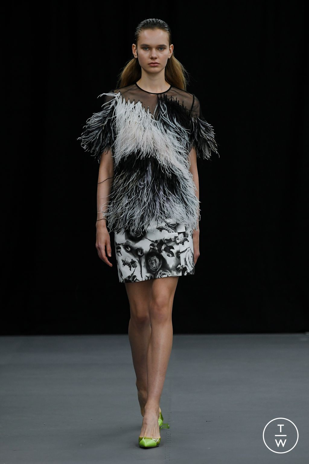 Fashion Week London Spring/Summer 2023 look 5 de la collection Huishan Zhang womenswear