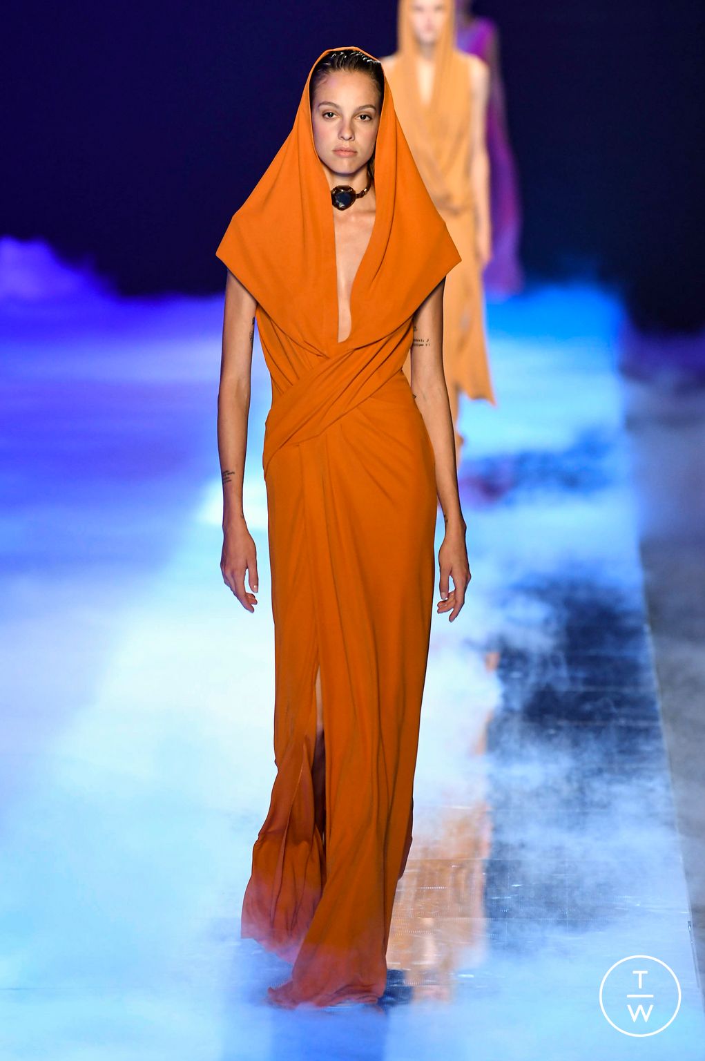 Fashion Week Milan Spring/Summer 2023 look 29 from the Alberta Ferretti collection womenswear