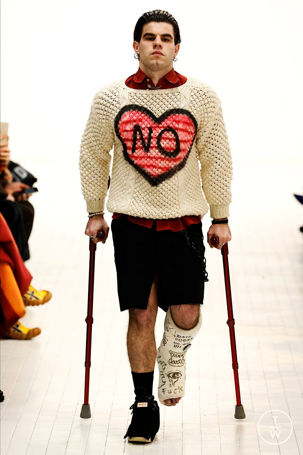 Fashion Week Milan Fall/Winter 2023 look 1 from the Simon Cracker collection 男装
