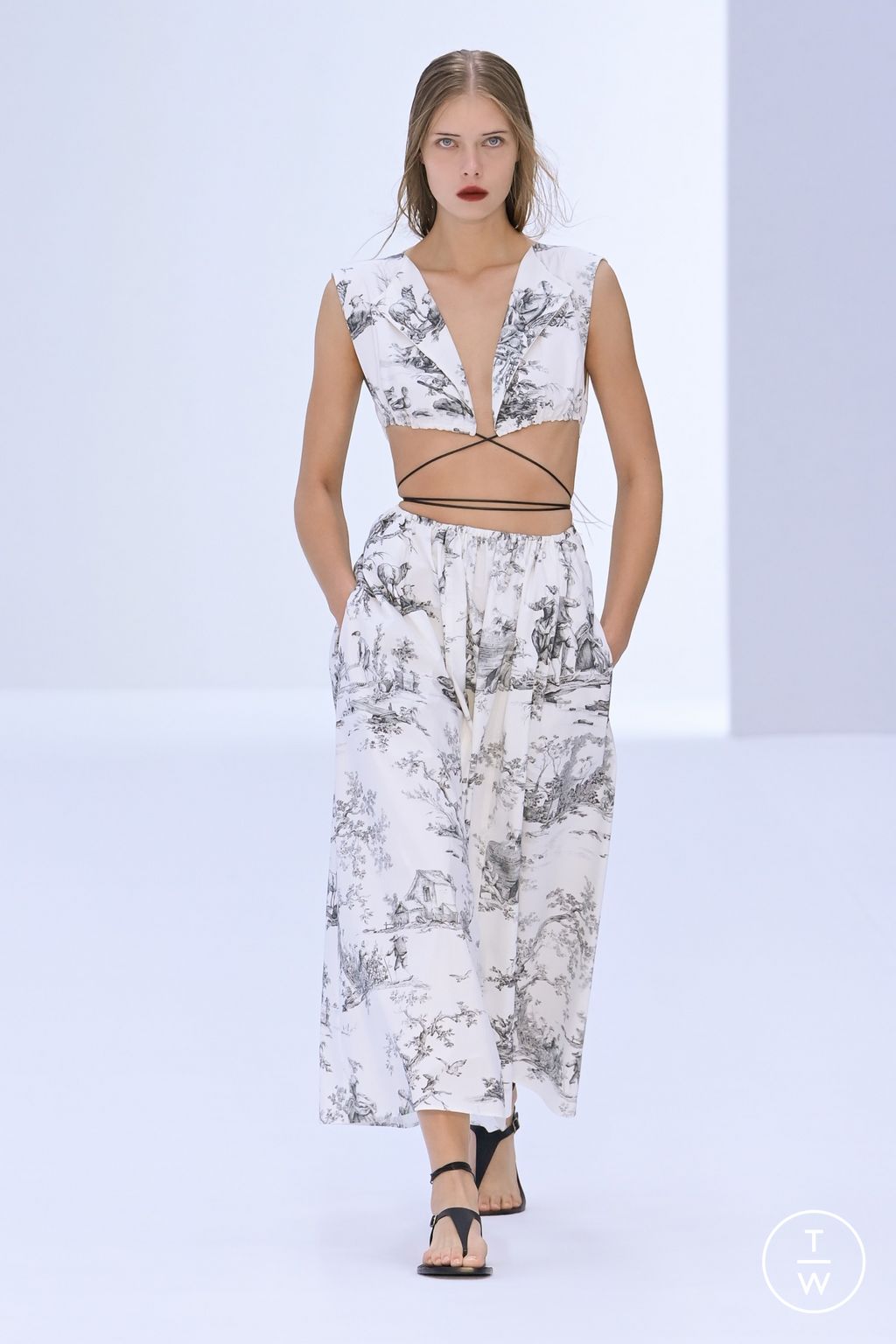 Fashion Week Milan Spring/Summer 2023 look 14 from the Philosophy di Lorenzo Serafini collection womenswear