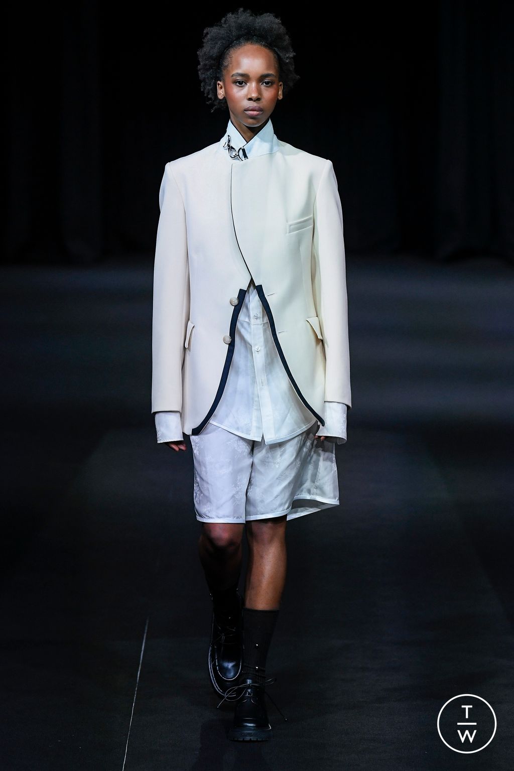 Fashion Week London Spring/Summer 2023 look 7 from the Daniel W Fletcher collection 女装