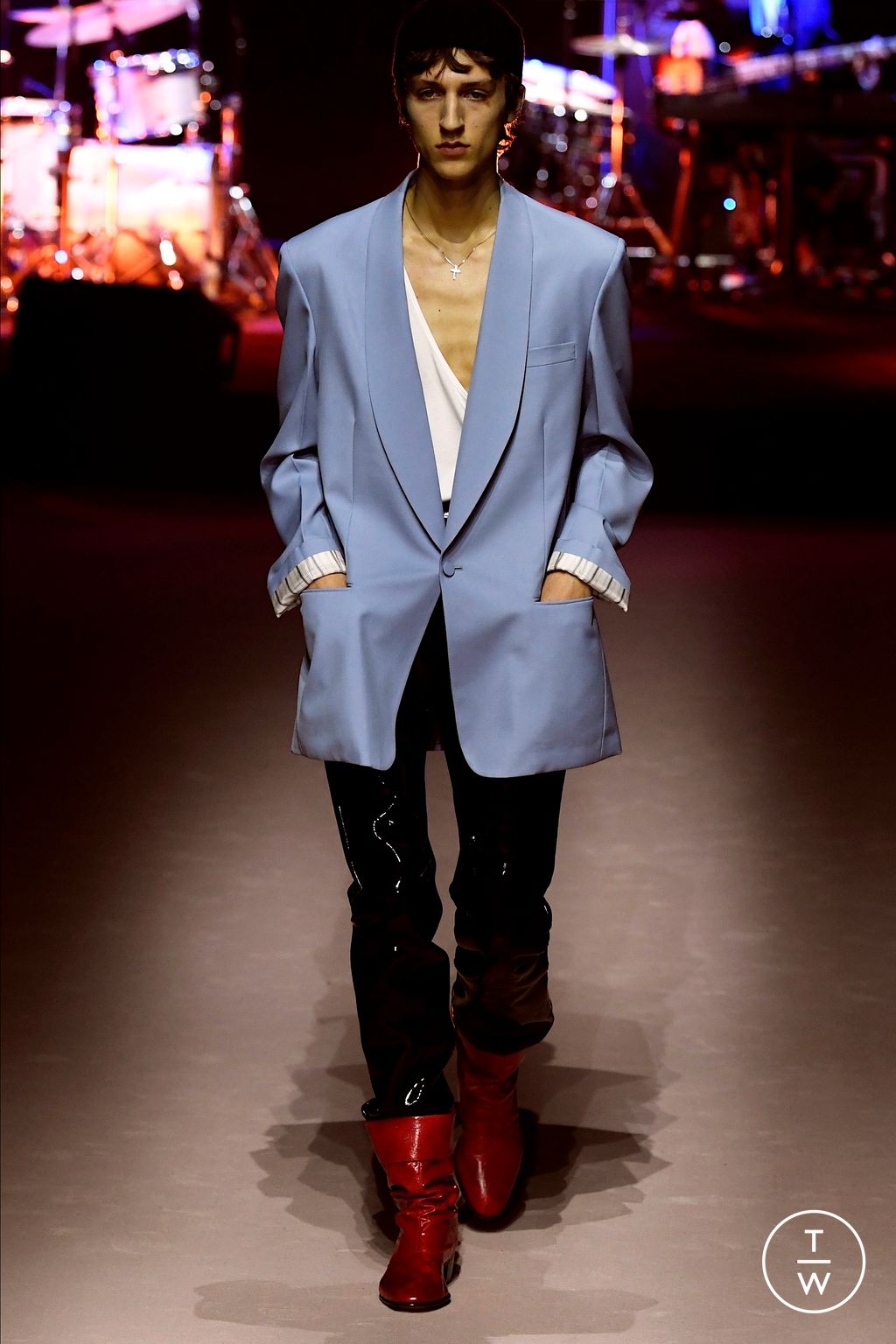 Fashion Week Milan Fall/Winter 2023 look 43 from the Gucci collection menswear