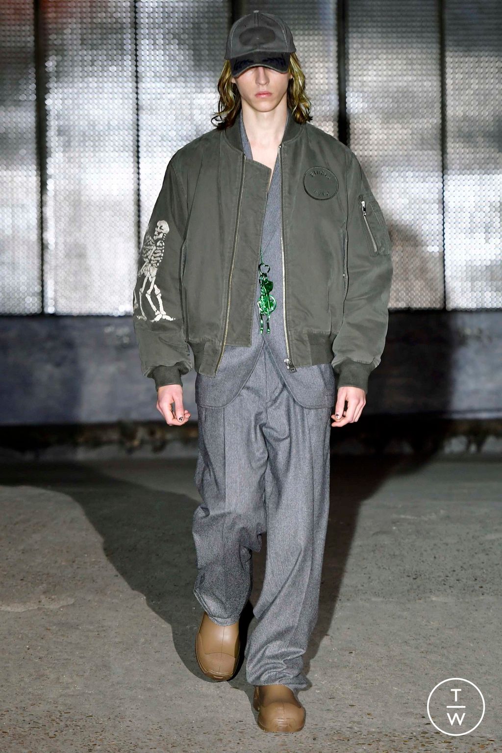 Fashion Week Paris Fall/Winter 2023 look 14 from the Études collection 男装