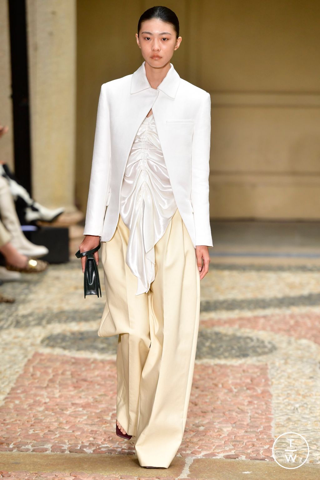 Fashion Week Milan Spring/Summer 2023 look 11 de la collection Calcaterra womenswear
