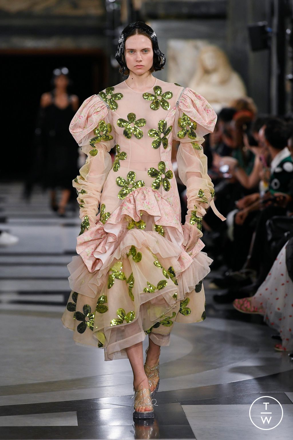 Fashion Week London Spring/Summer 2023 look 10 from the Simone Rocha collection womenswear