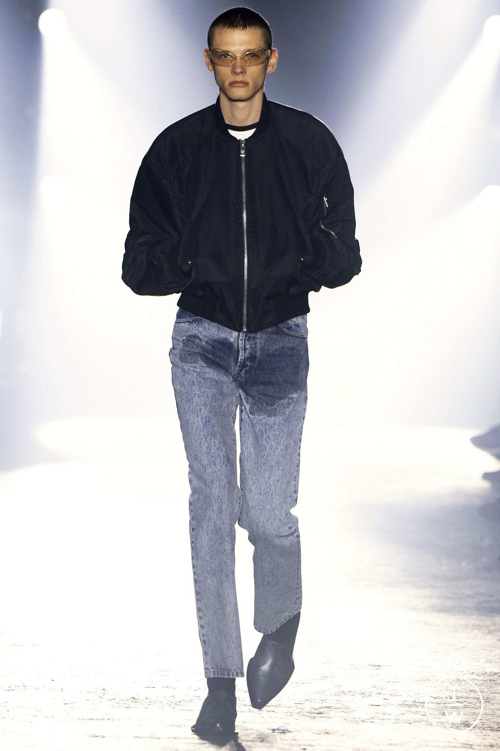 Fashion Week Milan Fall/Winter 2023 look 1 de la collection Jordanluca menswear