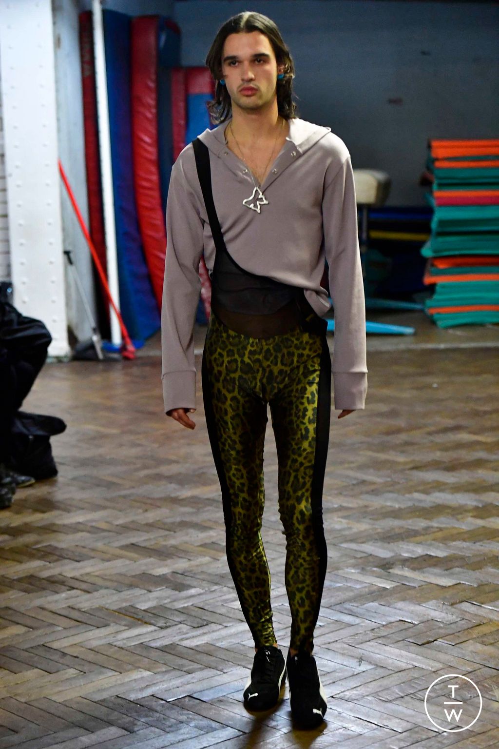 Fashion Week Paris Fall/Winter 2023 look 9 de la collection Lazoschmidl menswear