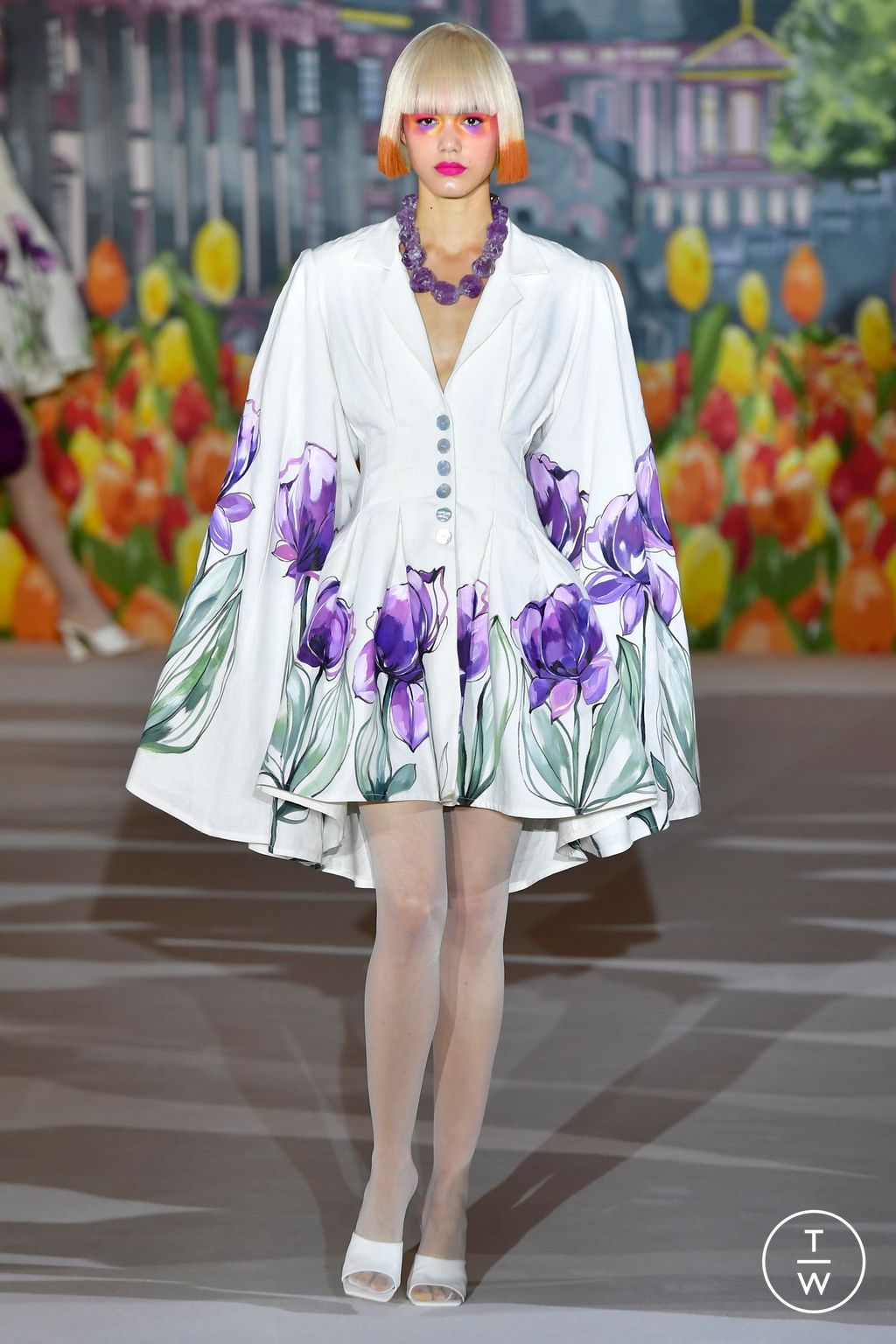 Fashion Week London Spring/Summer 2023 look 39 from the Paul Costelloe collection womenswear
