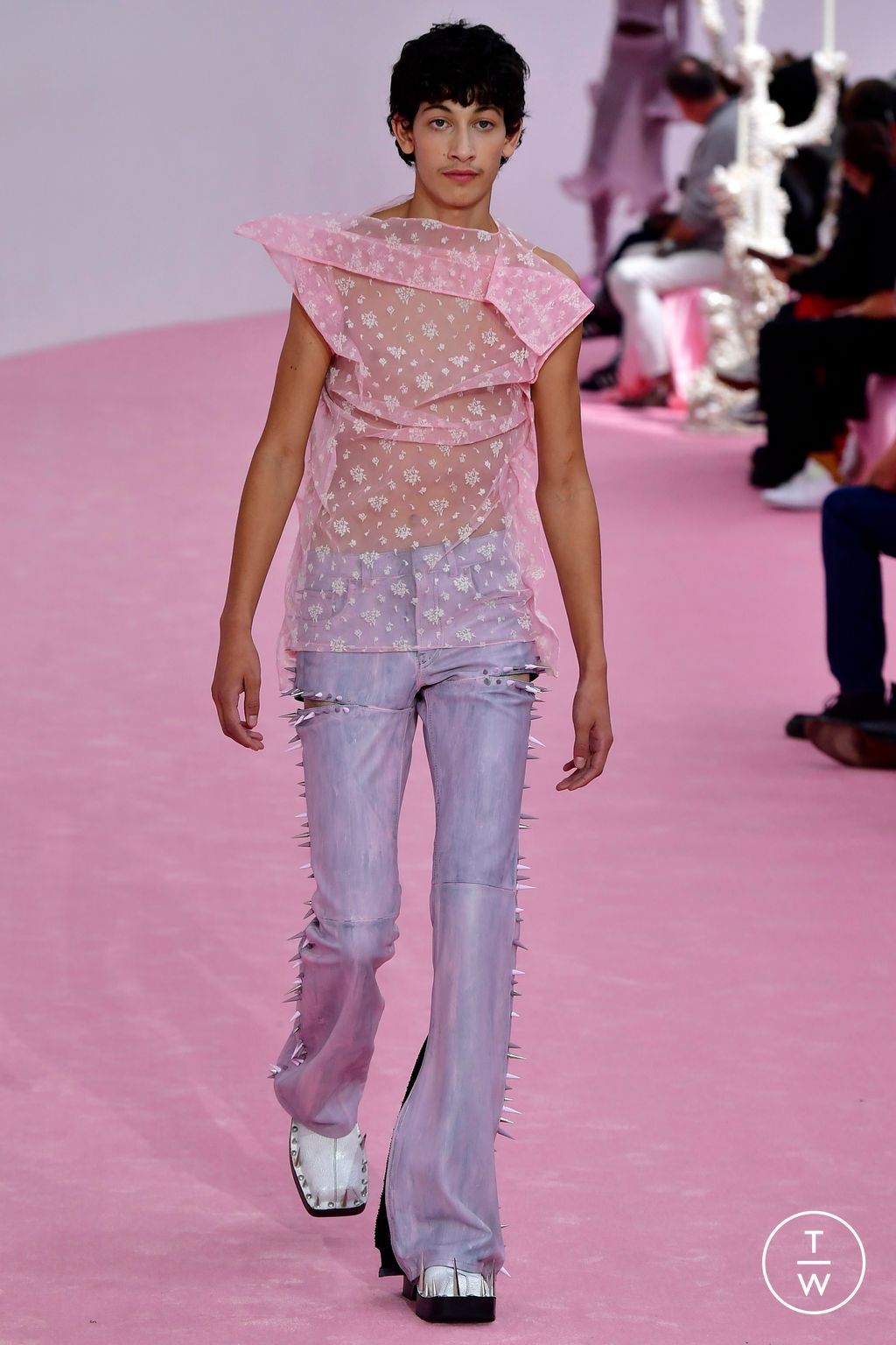 Fashion Week Paris Spring/Summer 2023 look 10 from the Acne Studios collection womenswear