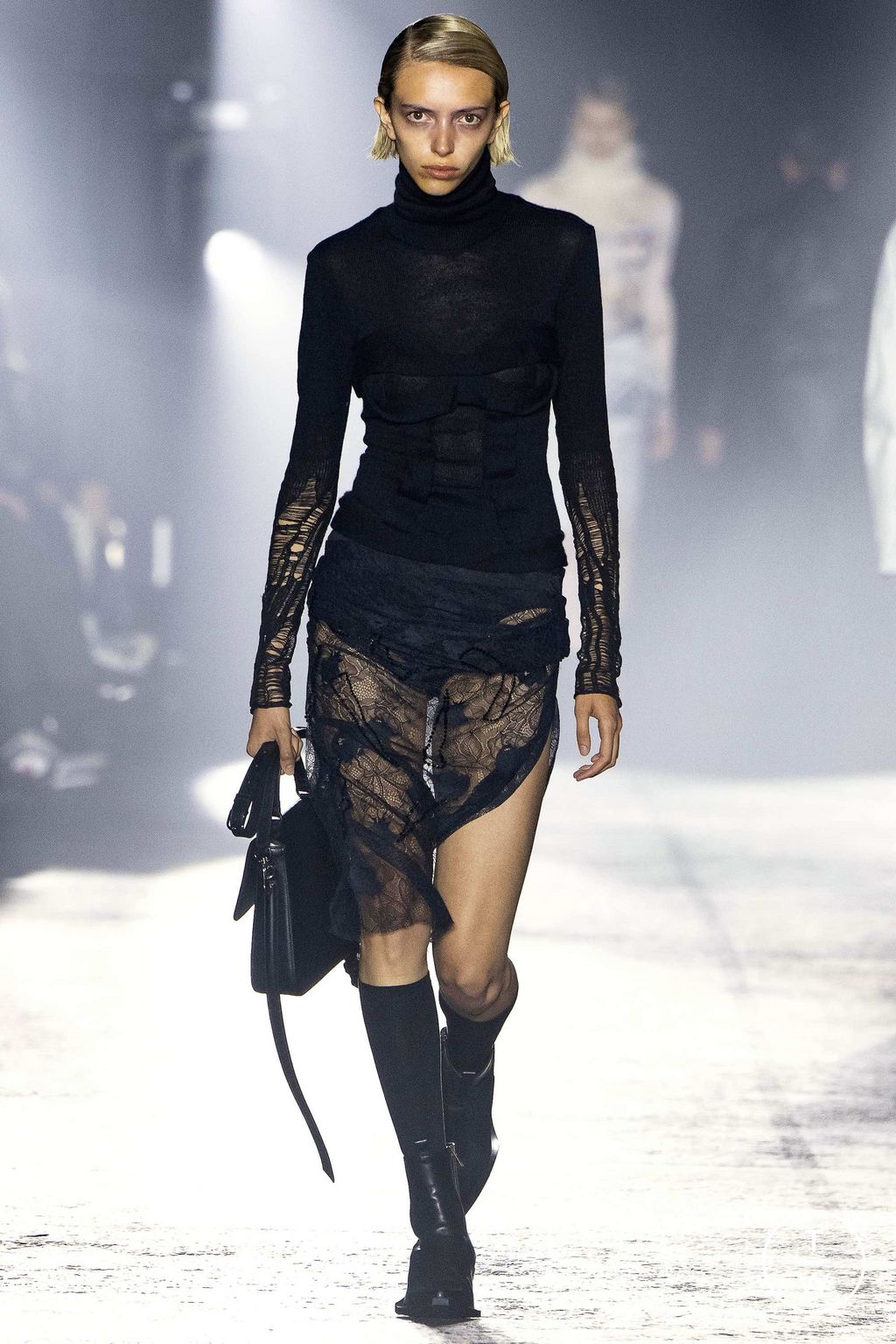 Fashion Week Milan Fall/Winter 2023 look 40 de la collection Jordanluca menswear
