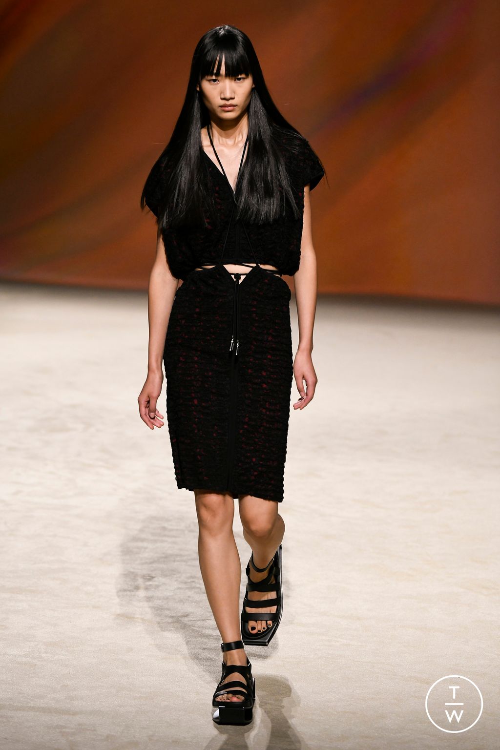 Fashion Week Paris Spring/Summer 2023 look 44 from the Hermès collection womenswear