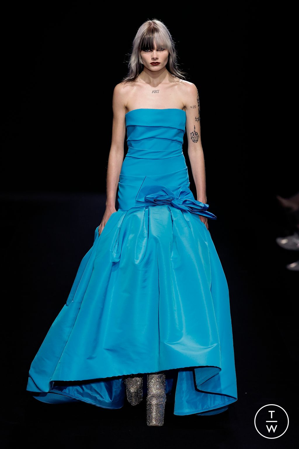 Fashion Week Paris Spring/Summer 2023 look 67 de la collection Valentino couture