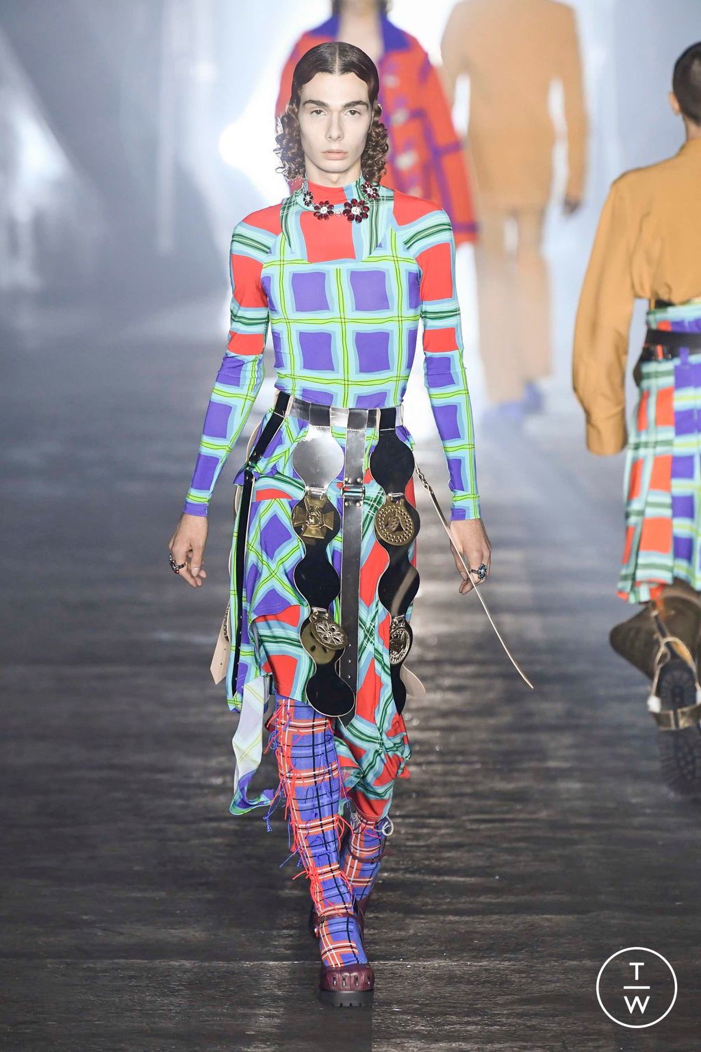 Fashion Week Milan Fall/Winter 2023 look 41 de la collection Charles Jeffrey LOVERBOY menswear