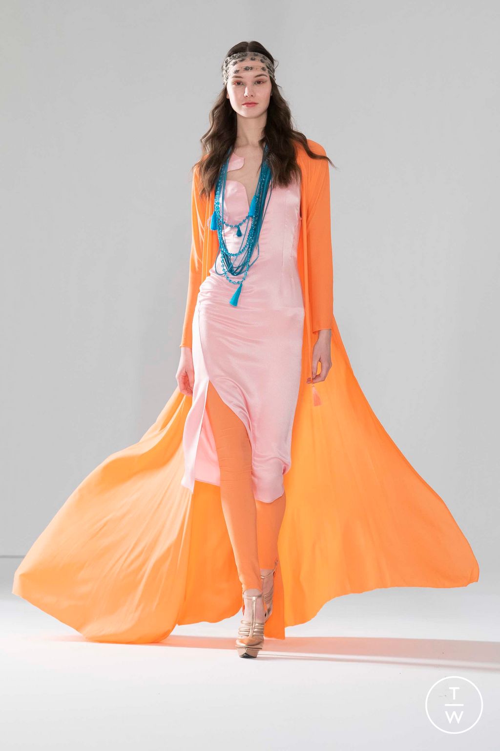 Fashion Week Paris Spring/Summer 2023 look 11 from the Julien Fournié collection 高级定制