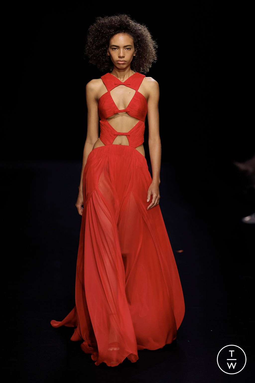 Fashion Week Paris Spring/Summer 2023 look 59 de la collection Valentino couture