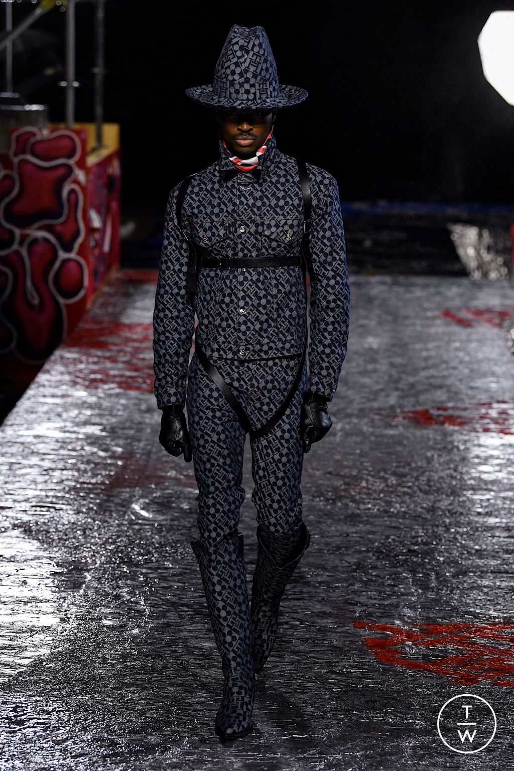 Fashion Week New York Fall/Winter 2022 look 81 from the Tommy Hilfiger collection womenswear