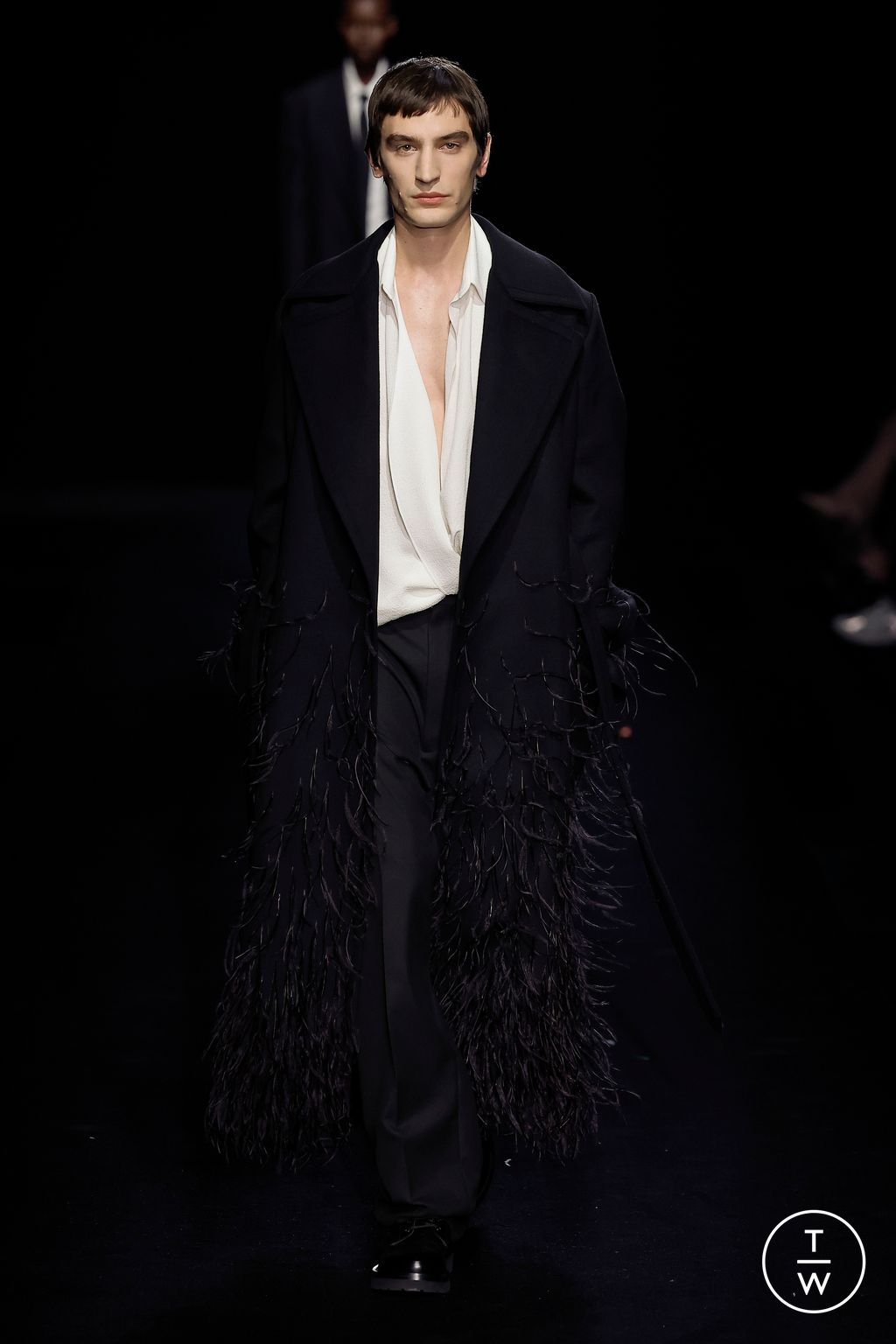 Fashion Week Paris Spring/Summer 2023 look 32 from the Valentino collection 高级定制