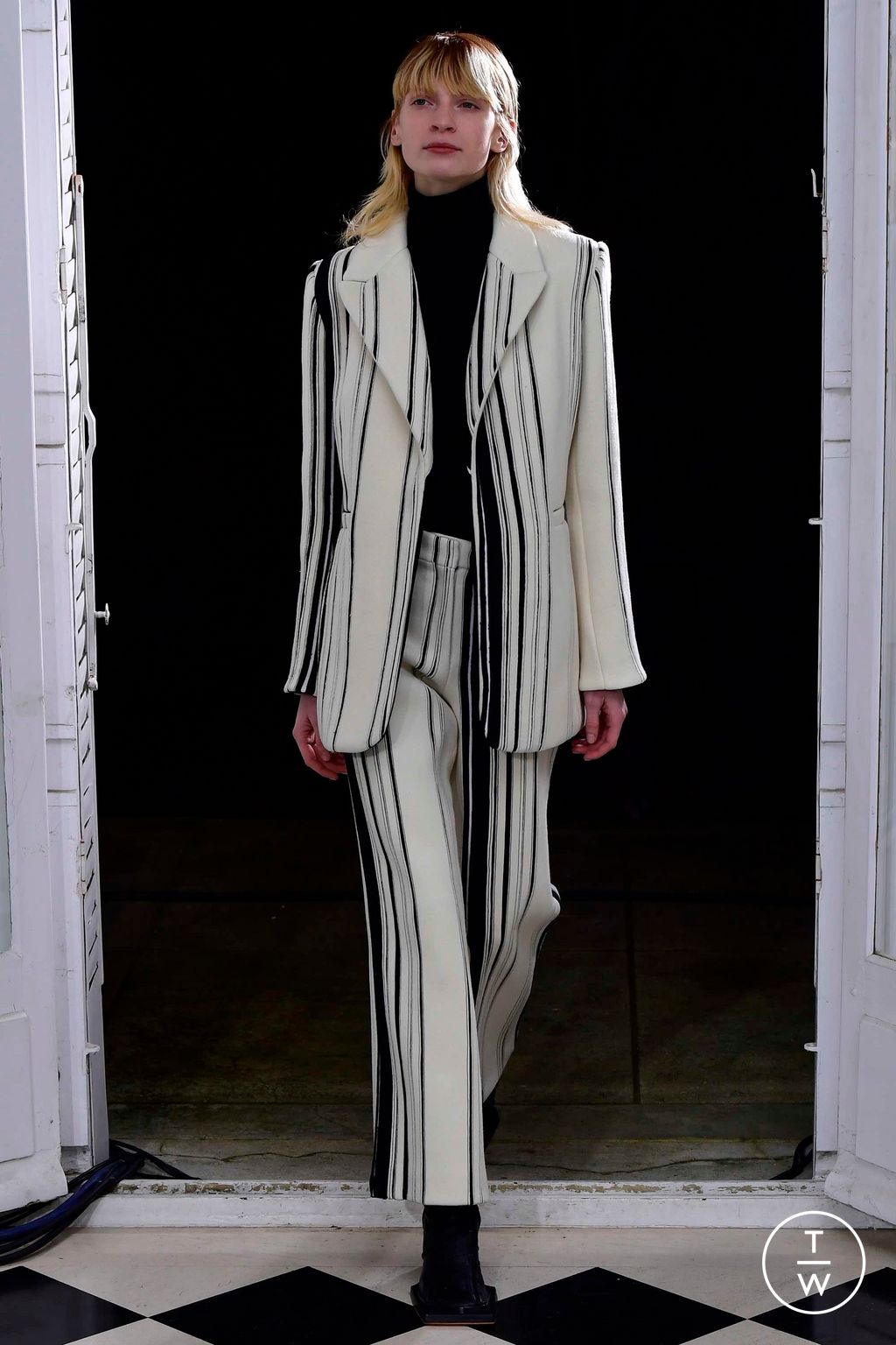 Fashion Week Paris Spring/Summer 2023 look 29 from the Maison Rabih Kayrouz collection 高级定制
