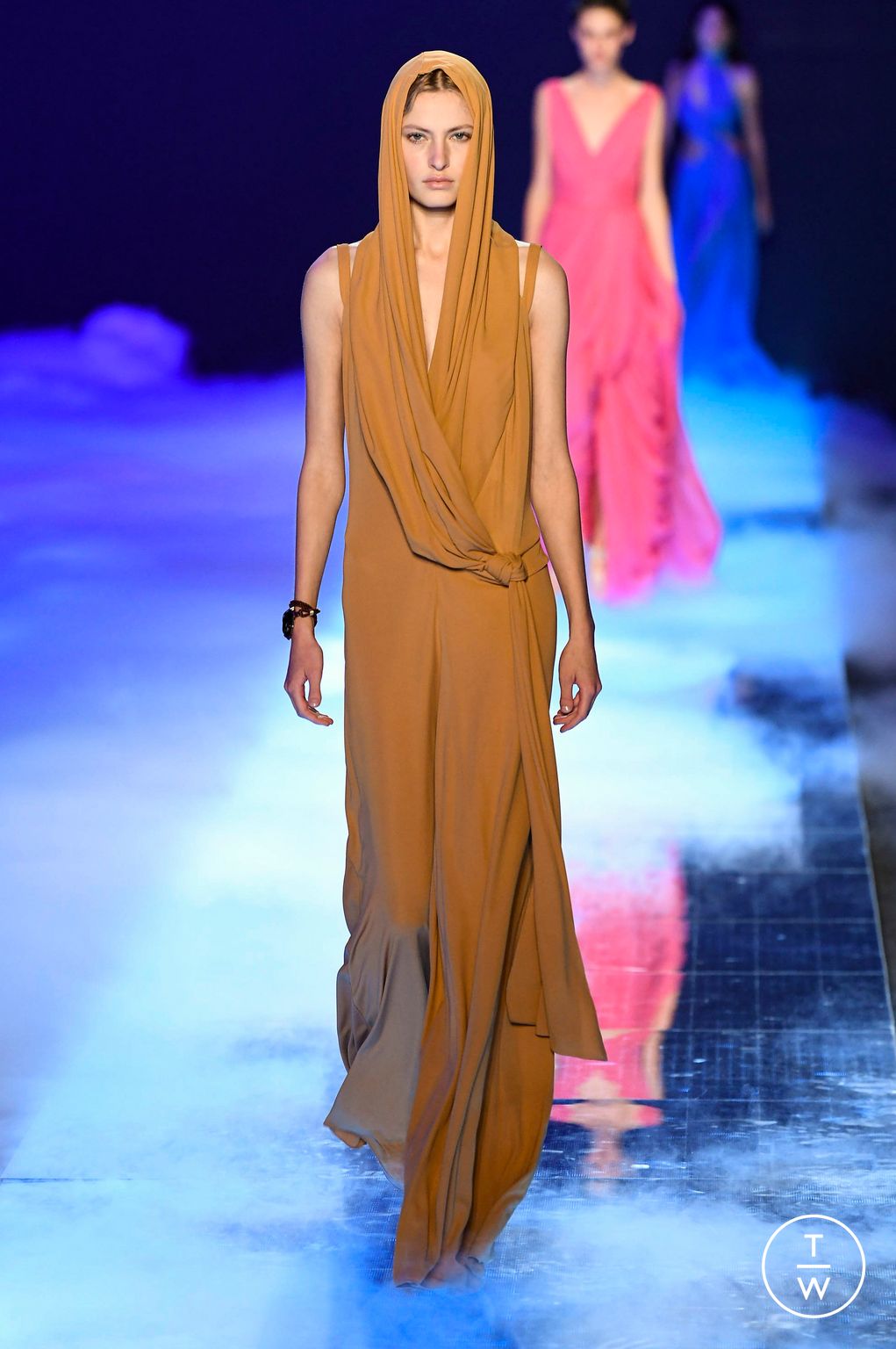 Fashion Week Milan Spring/Summer 2023 look 30 from the Alberta Ferretti collection womenswear