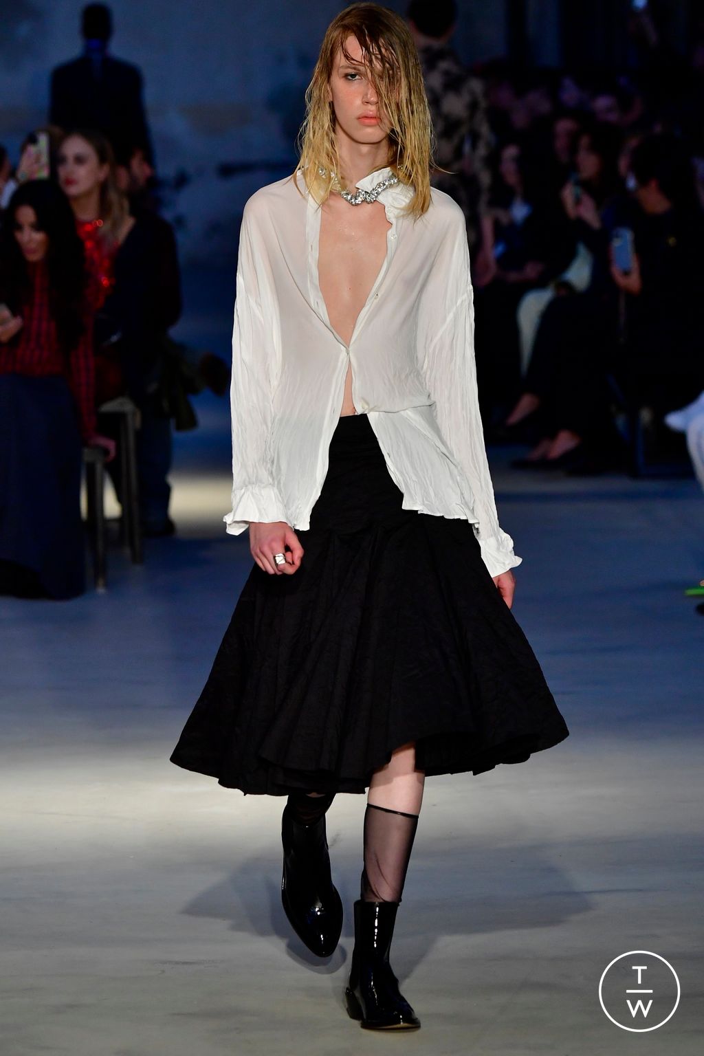 Fashion Week Milan Spring/Summer 2023 look 13 de la collection N°21 womenswear