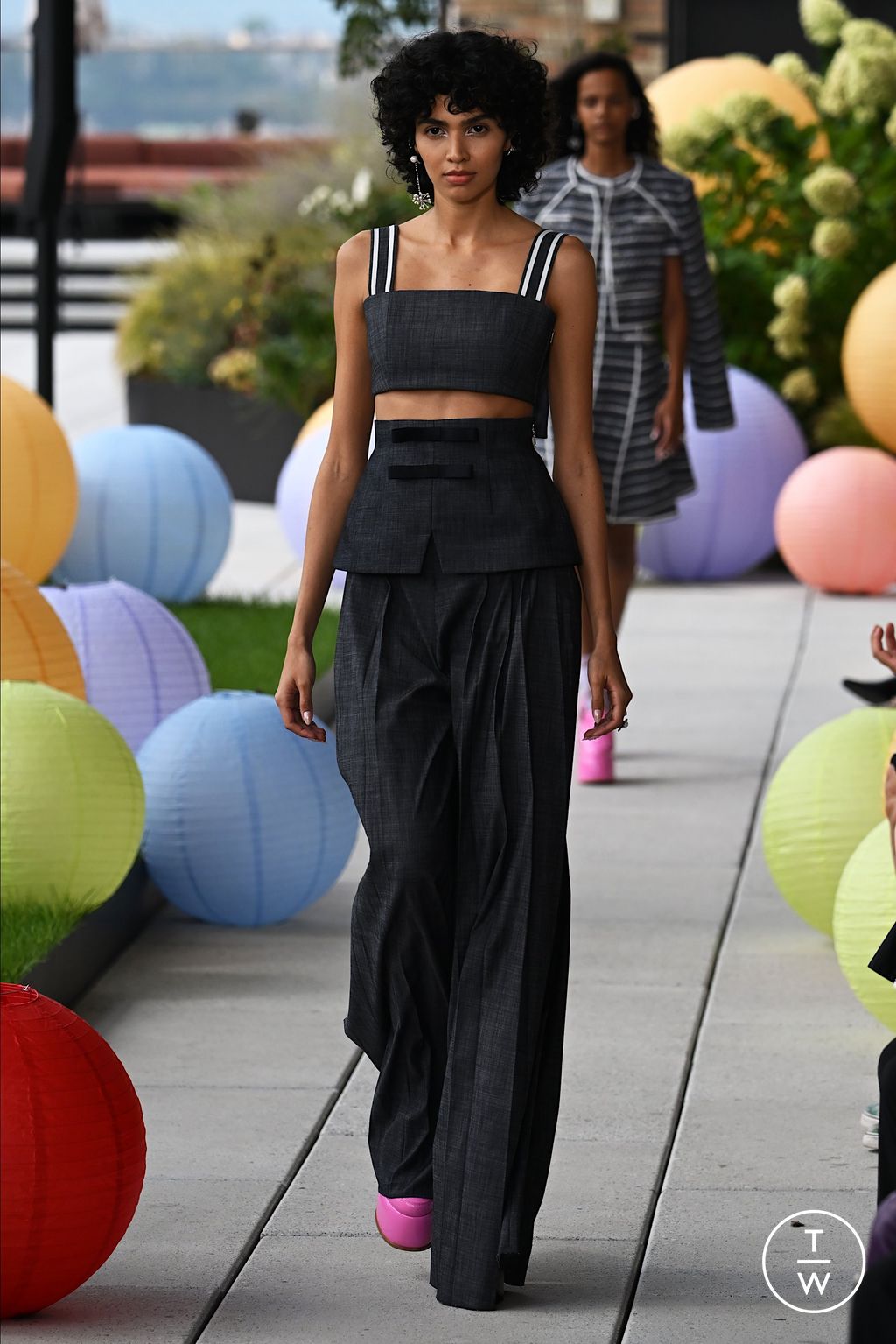 Fashion Week New York Spring/Summer 2023 look 23 from the Adeam collection 女装