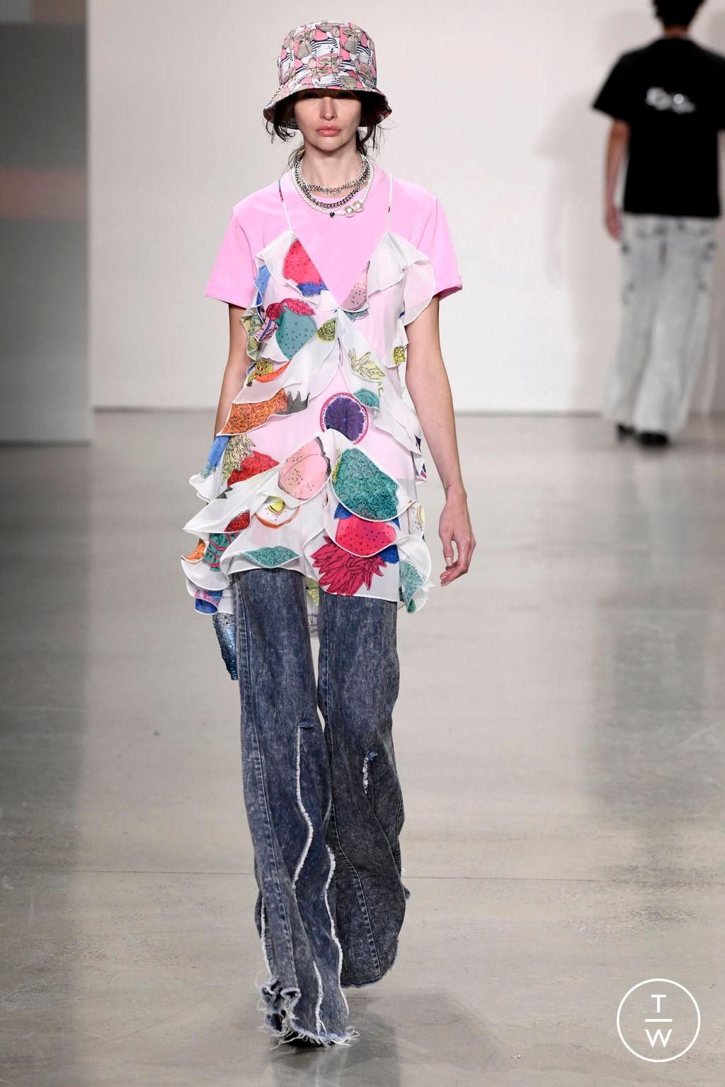 Fashion Week New York Spring/Summer 2023 look 23 from the Vivienne Tam collection womenswear