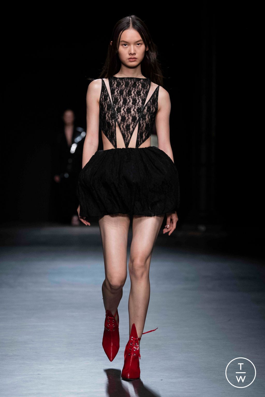 Fashion Week London Spring/Summer 2023 look 12 de la collection Christopher Kane womenswear