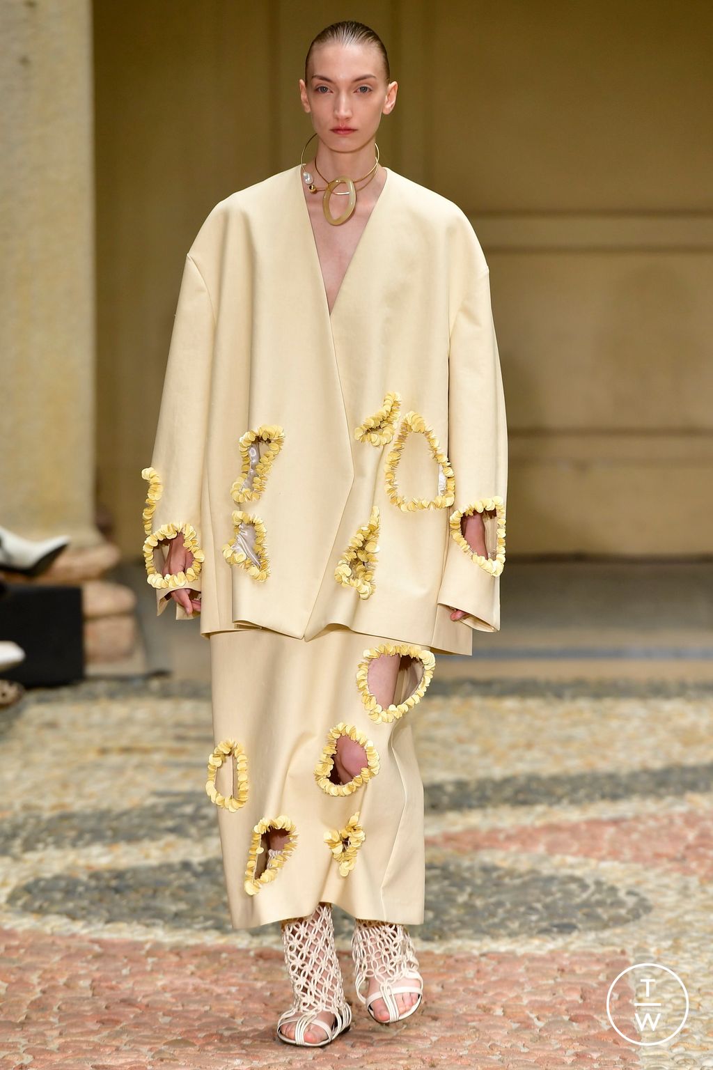Fashion Week Milan Spring/Summer 2023 look 2 from the Calcaterra collection 女装