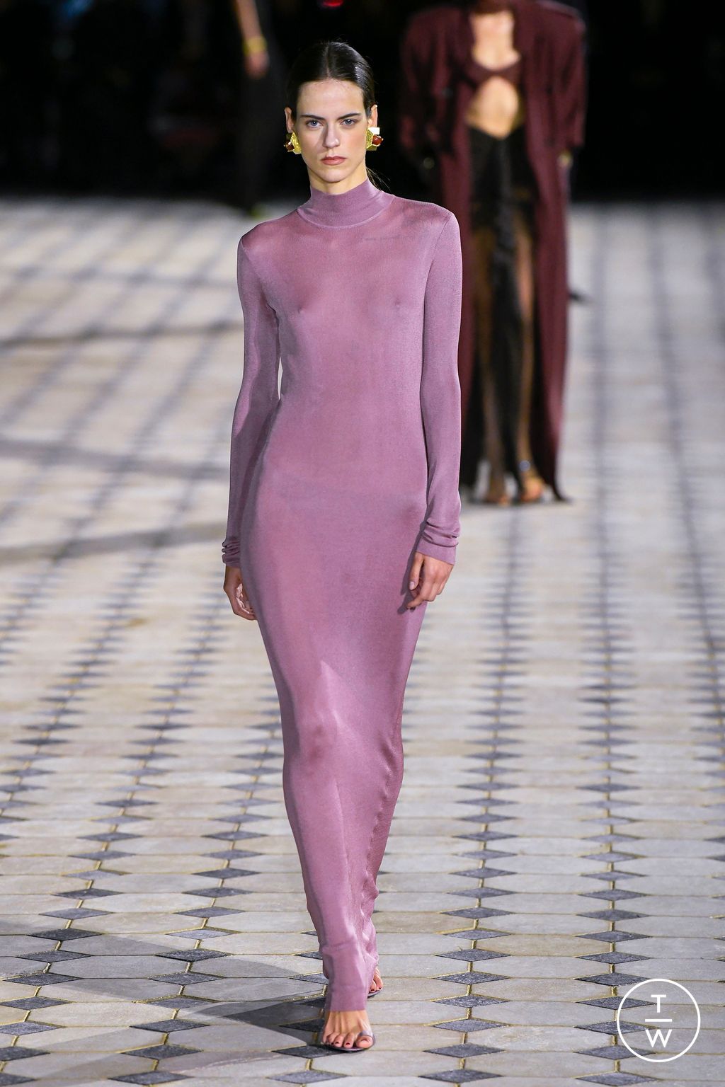 Fashion Week Paris Spring/Summer 2023 look 30 from the Saint Laurent collection 女装