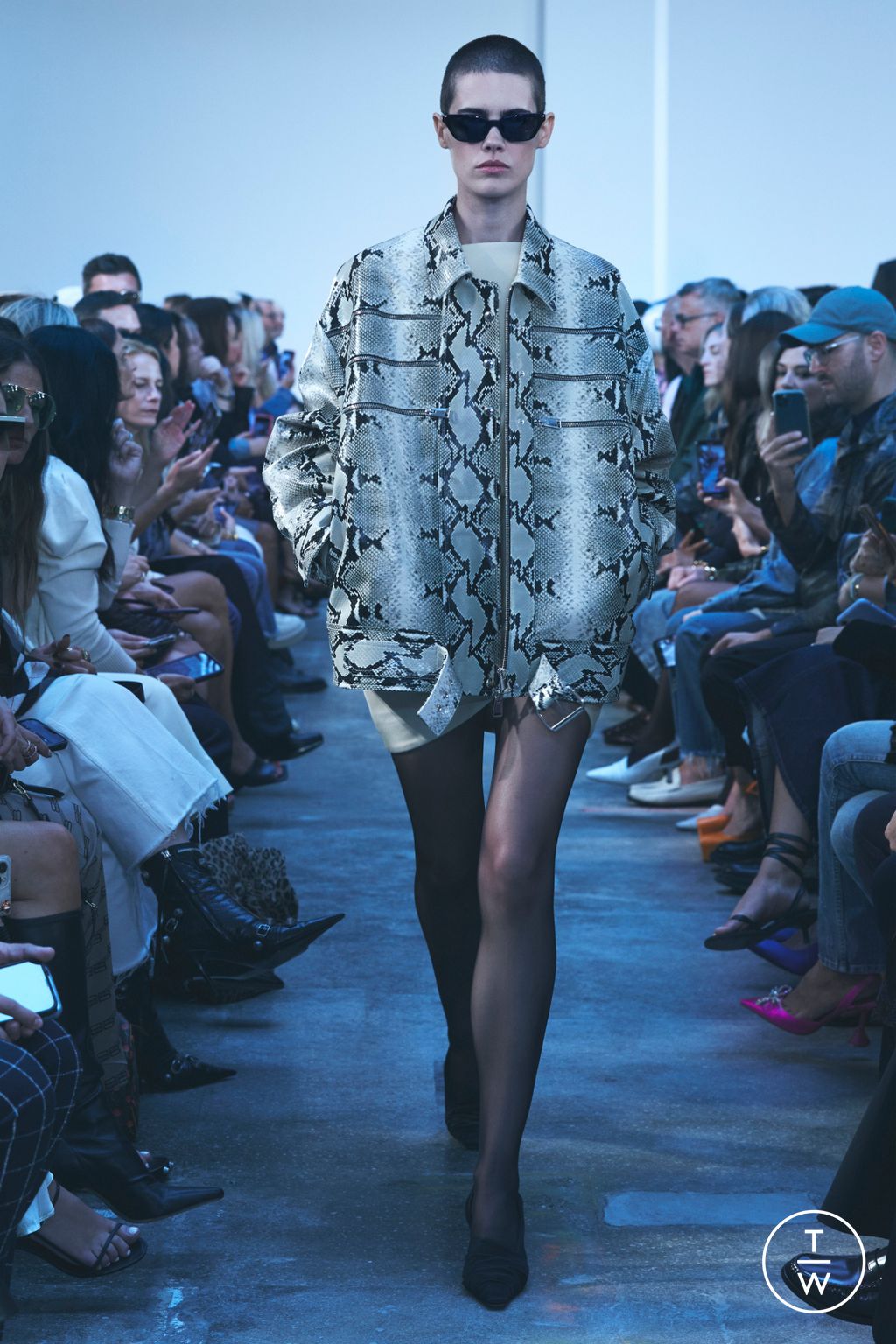 Fashion Week New York Spring/Summer 2023 look 25 de la collection Khaite womenswear