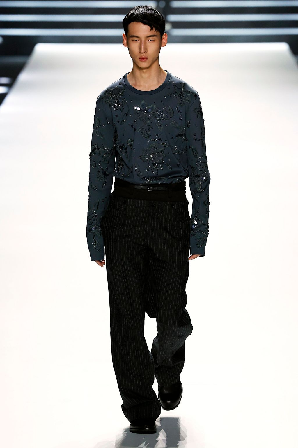 Fashion Week Milan Fall/Winter 2023 look 44 from the Dolce & Gabbana collection menswear