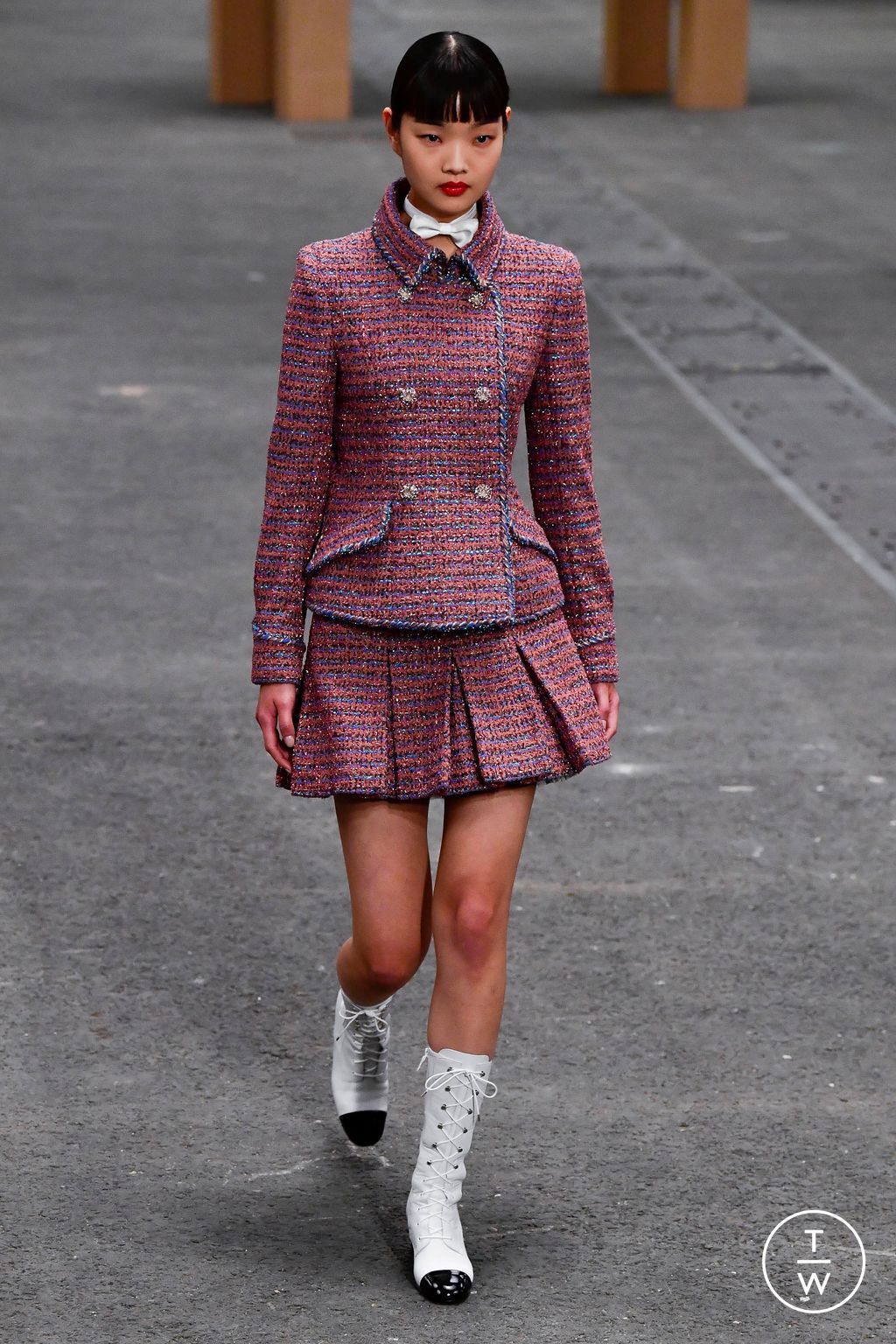 Fashion Week Paris Spring/Summer 2023 look 9 from the Chanel collection couture