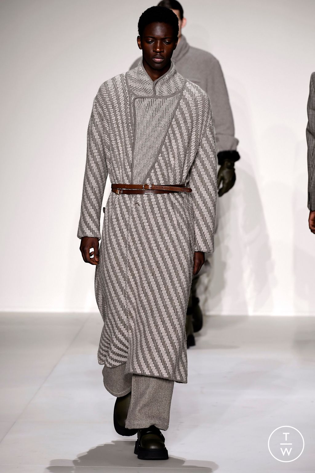 Fashion Week Milan Fall/Winter 2023 look 14 from the Emporio Armani collection menswear