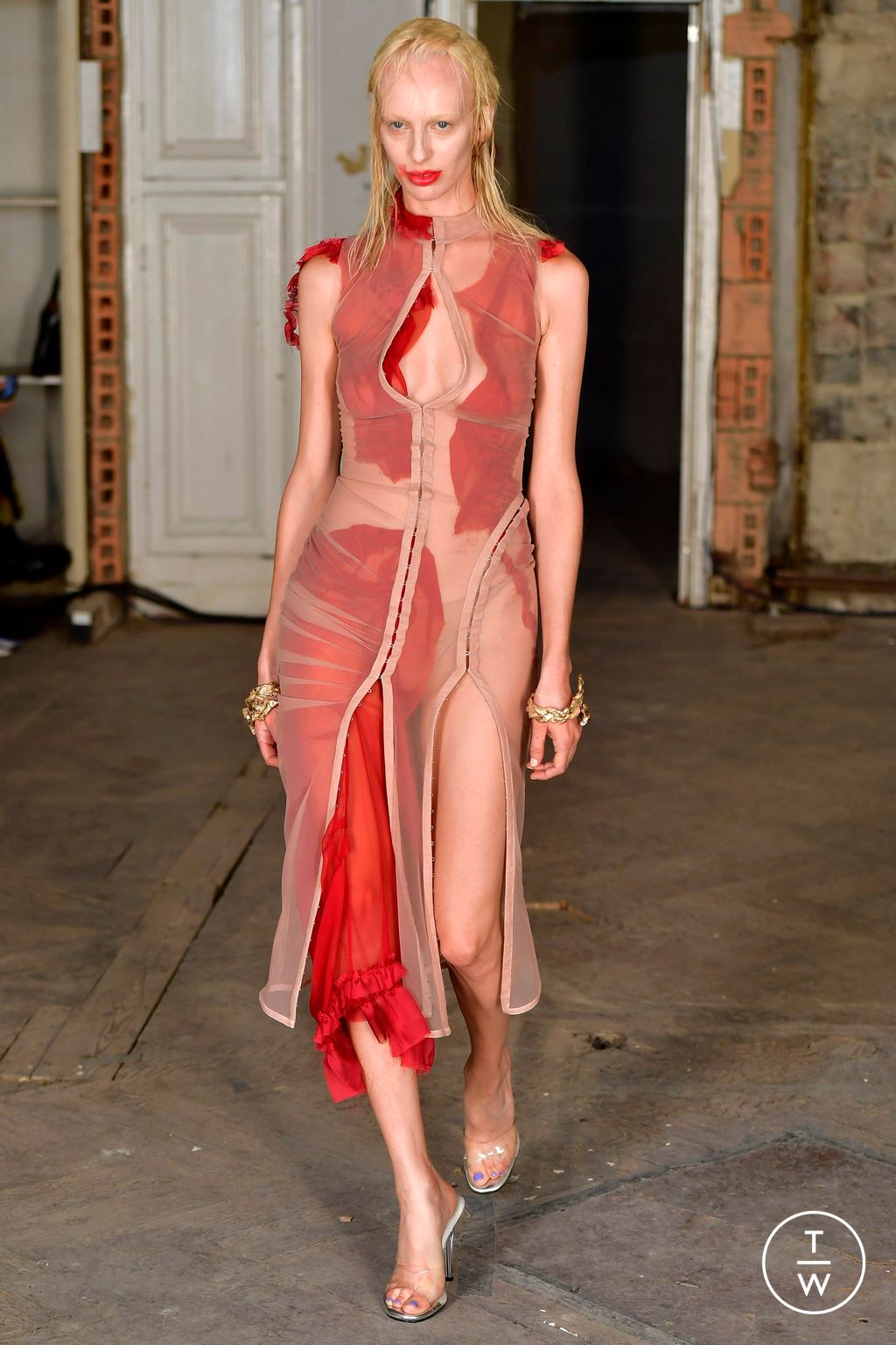 Fashion Week London Spring/Summer 2023 look 1 de la collection Dilara Findikoglu womenswear