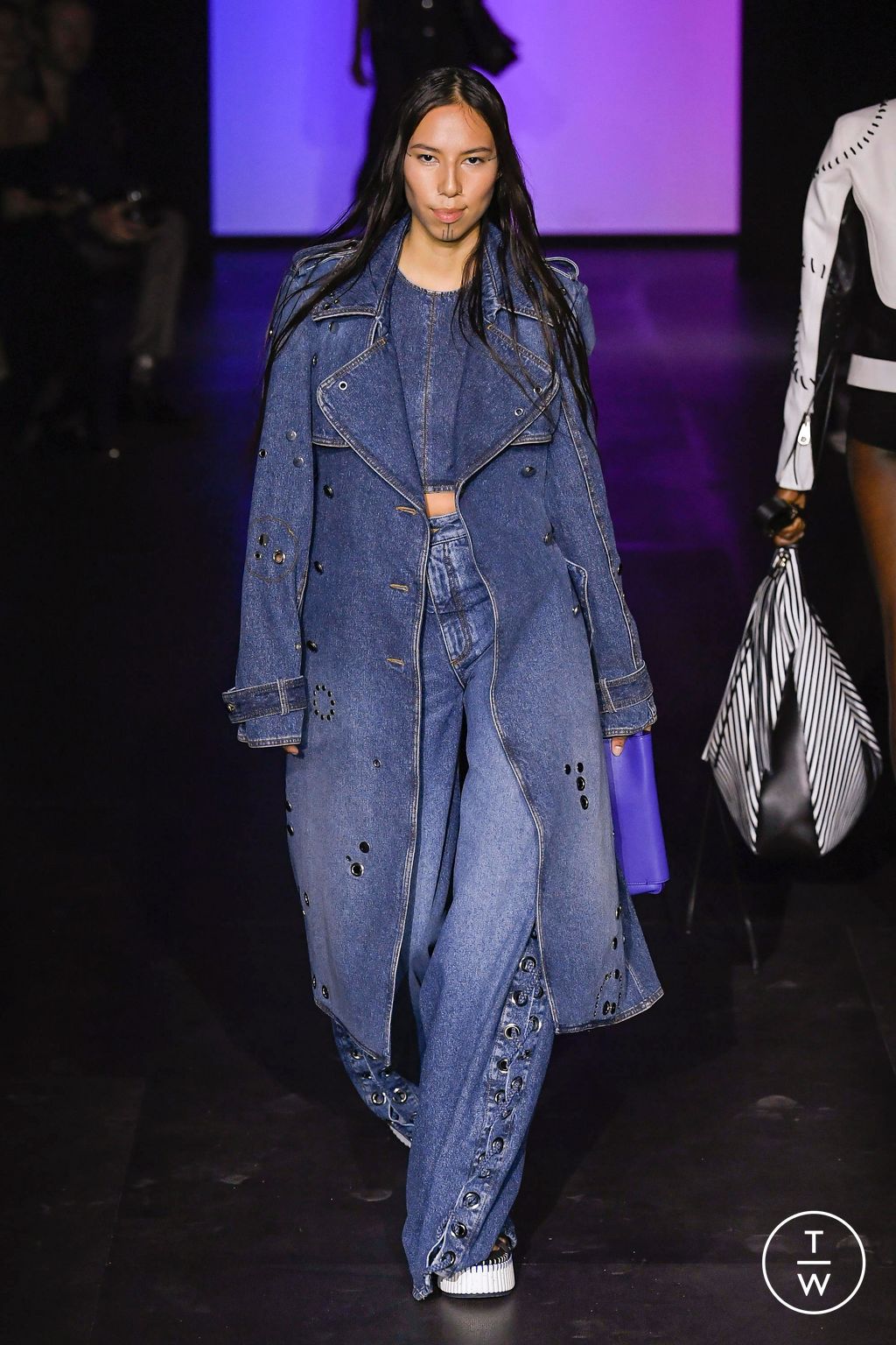 Fashion Week Paris Spring/Summer 2023 look 24 from the Chloé collection womenswear