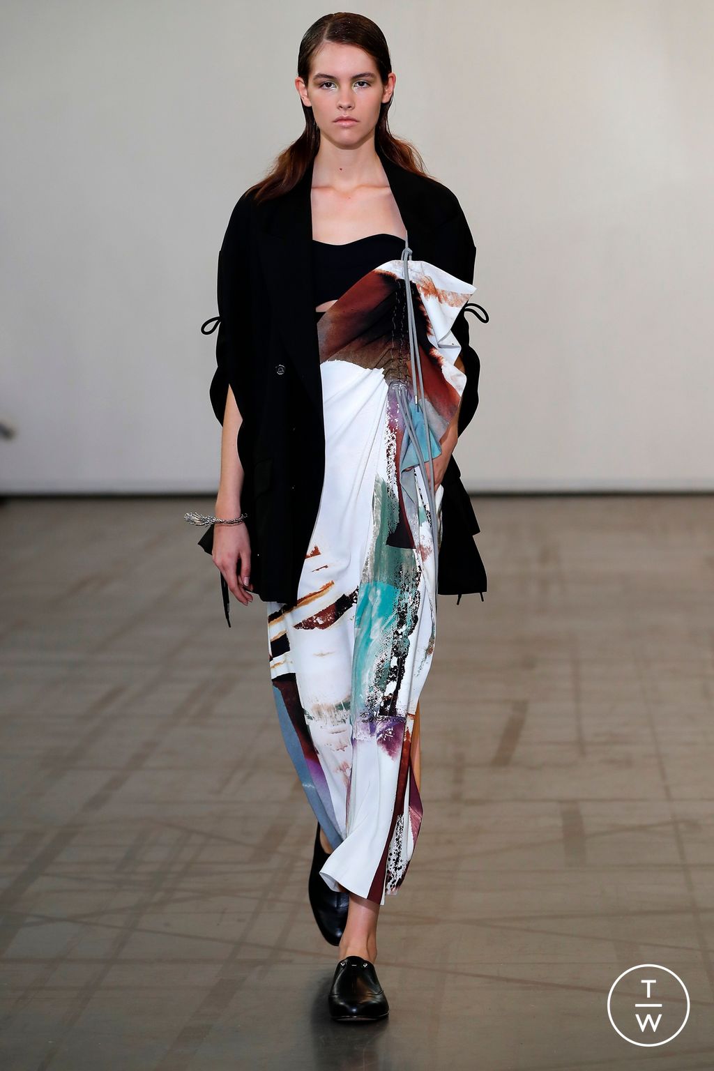 Fashion Week Paris Spring/Summer 2023 look 28 de la collection Ujoh womenswear