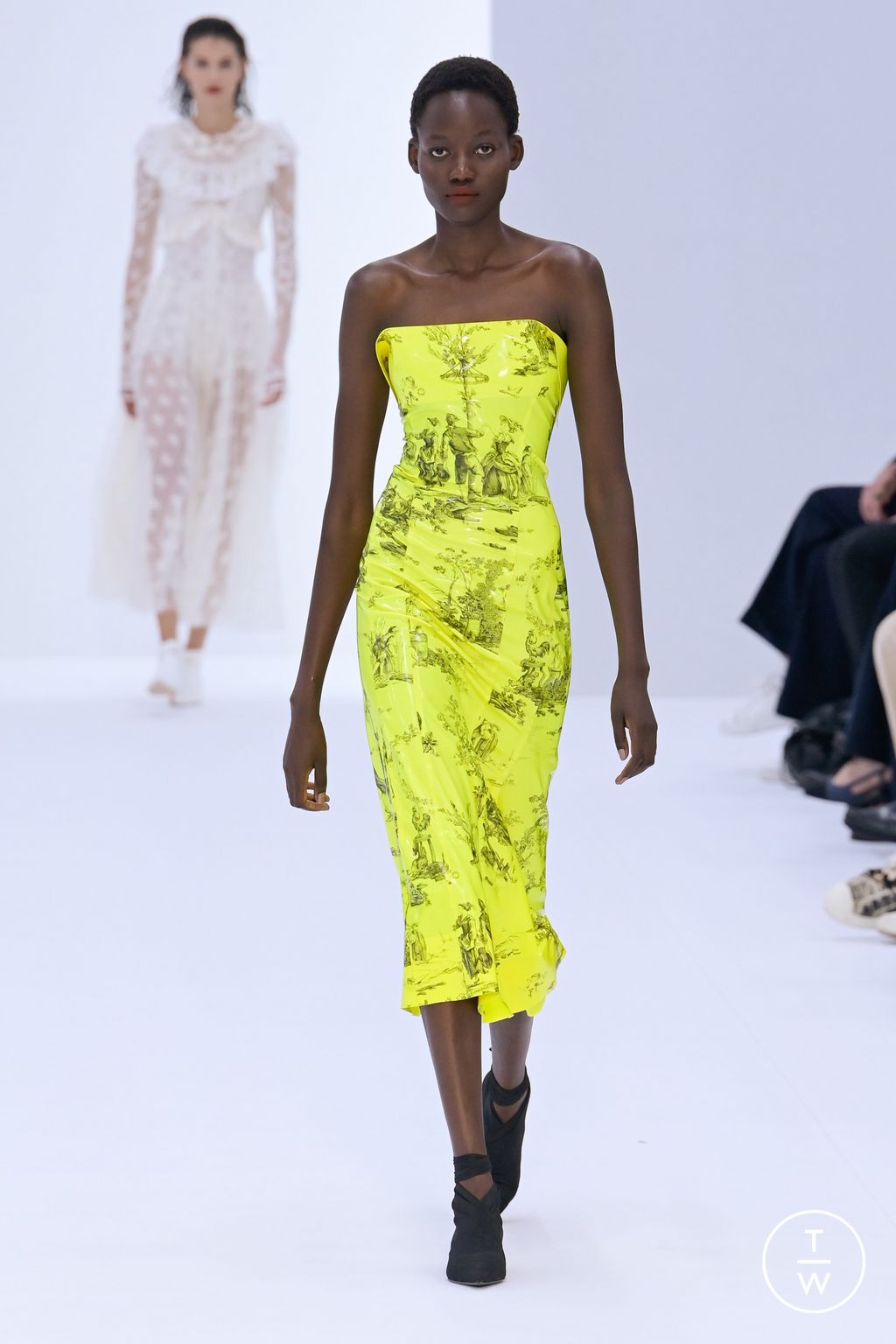 Fashion Week Milan Spring/Summer 2023 look 25 from the Philosophy di Lorenzo Serafini collection womenswear